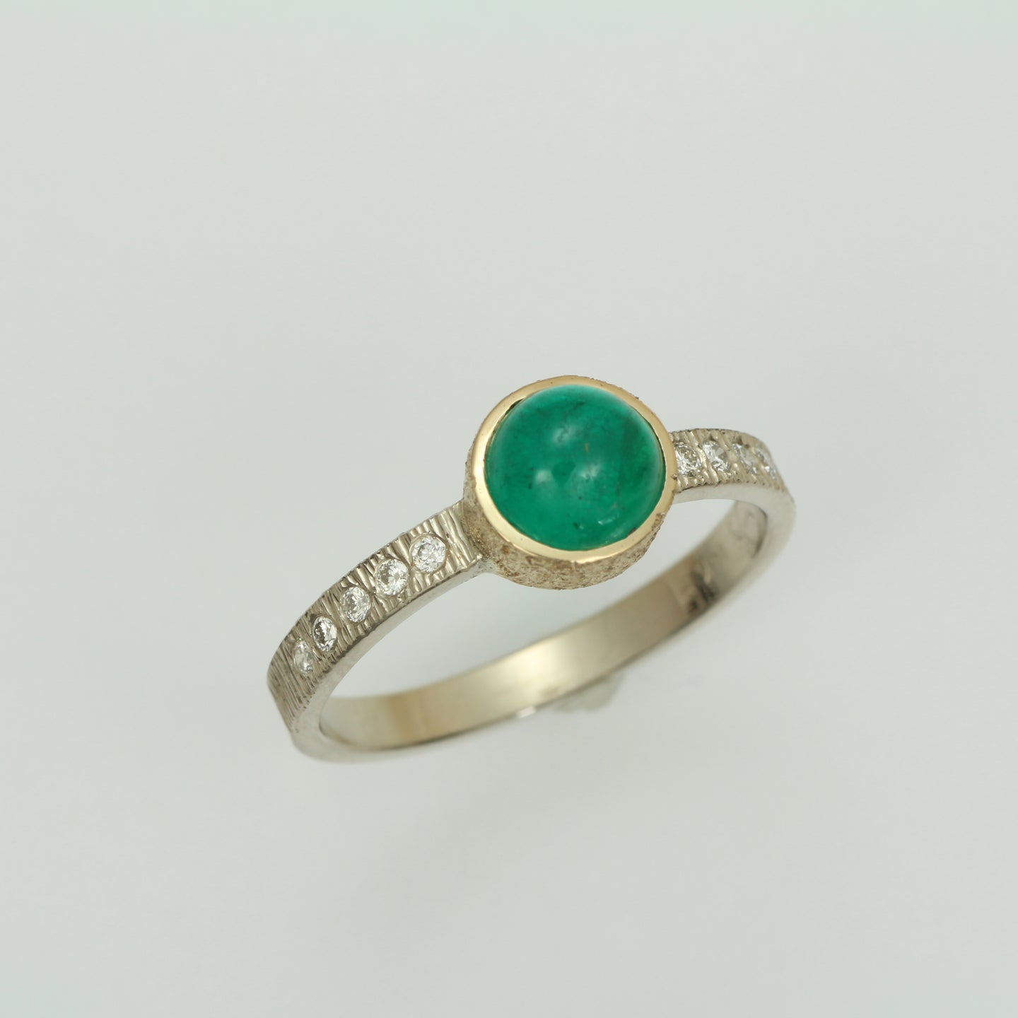 14k Two Tone Emerald Cabachon Ring 