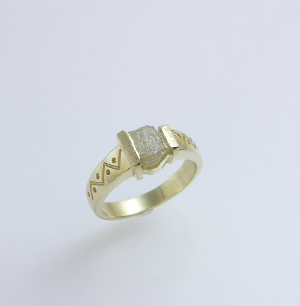 Diamond cube ring in 14ky-engraved sides